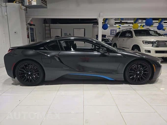 2019 BMW i8 Coupe PURE IMPULSE WORLD - miniatura 4