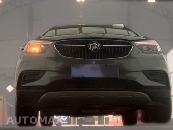 2019 Buick Encore Preferred 1SB - miniatura 3