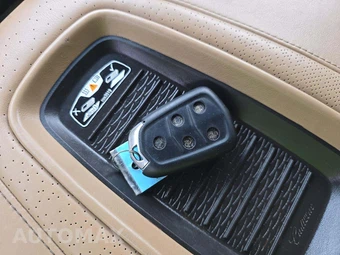 2019 Cadillac Escalade ESV Platinum 1SD - miniatura 5