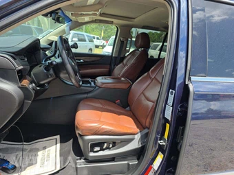 2019 Cadillac Escalade Luxury 1SB - miniatura 3