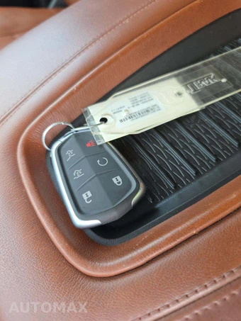 2019 Cadillac Escalade Luxury 1SB - miniatura 5