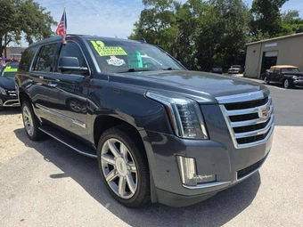 2019 Cadillac Escalade Luxury 1SB - miniatura 4