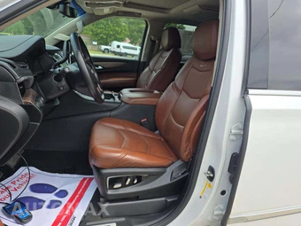 2019 Cadillac Escalade Luxury 1SB - miniatura 3