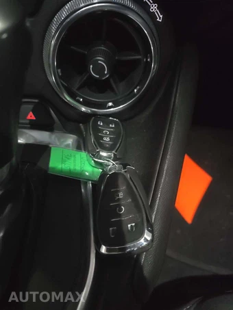 2019 Chevrolet Camaro 1LT Coupe - miniatura 8