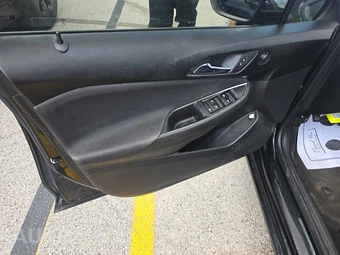 2019 Chevrolet Cruze LS Sedan 1SB - miniatura 9