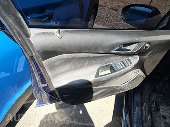 2019 Chevrolet Cruze LT Sedan 1SD - miniatura 9