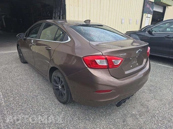 2019 Chevrolet Cruze LT Sedan 1SD - miniatura 2
