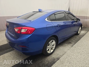2019 Chevrolet Cruze LT Sedan 1SD - miniatura 4