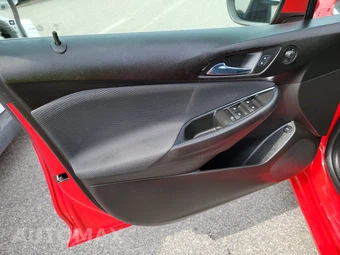 2019 Chevrolet Cruze LT Sedan 1SD - miniatura 9
