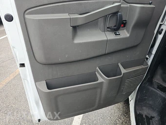 2019 Chevrolet Express 2500 Cargo Van 1WT 135.0" WB - miniatura 9
