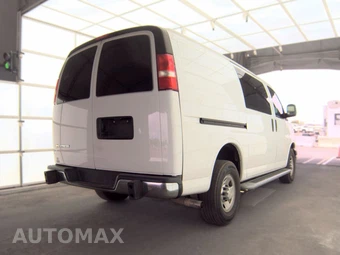 2019 Chevrolet Express 2500 Cargo Van 1WT 135.0" WB - miniatura 4