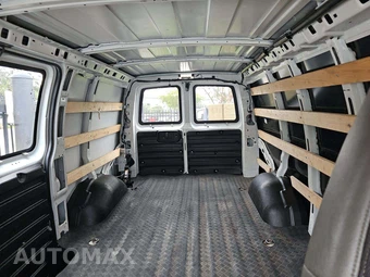 2019 Chevrolet Express 2500 Cargo Van 1WT 135.0" WB - miniatura 13
