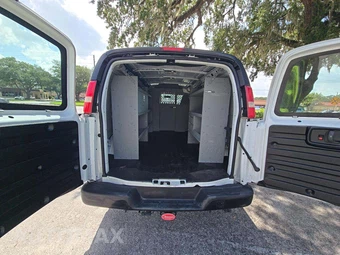 2019 Chevrolet Express 2500 Cargo Van 1WT 135.0" WB - miniatura 13