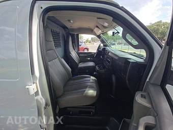 2019 Chevrolet Express 2500 Cargo Van 1WT 135.0" WB - miniatura 17