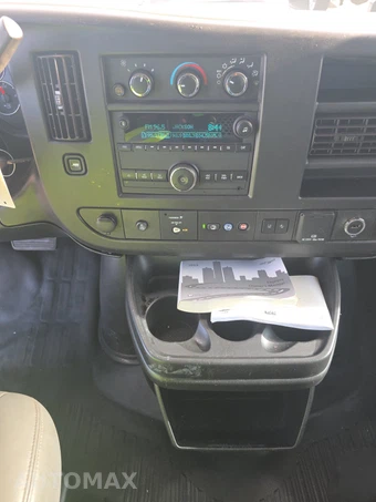 2019 Chevrolet Express 2500 Cargo Van 1WT 135.0" WB - miniatura 11