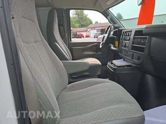 2019 Chevrolet Express 2500 Cargo Van 1WT 135.0" WB - miniatura 17