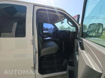 2019 Chevrolet Express 2500 Cargo Van 1WT 135.0" WB - miniatura 17
