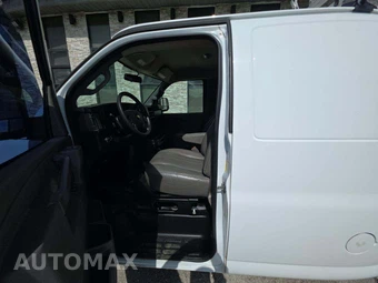 2019 Chevrolet Express 2500 Cargo Van 1WT 135.0" WB - miniatura 6
