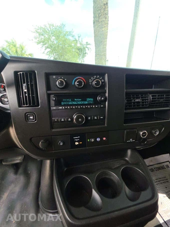 2019 Chevrolet Express 2500 Cargo Van 1WT 135.0" WB - miniatura 10