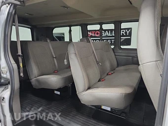 2019 Chevrolet Express 2500 Passenger Van LS 1LS 135.0" WB - miniatura 16