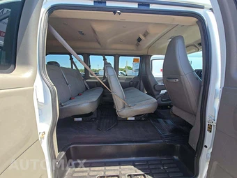 2019 Chevrolet Express 2500 Passenger Van LT 1LT 135.0" WB - miniatura 17