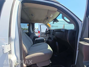 2019 Chevrolet Express 2500 Passenger Van LT 1LT 135.0" WB - miniatura 19