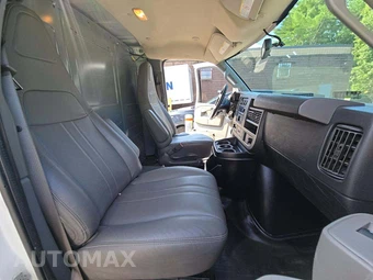 2019 Chevrolet Express 3500 Cargo Van 1WT 135.0" WB - miniatura 17