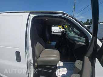 2019 Chevrolet Express 3500 Cargo Van 1WT 135.0" WB - miniatura 17