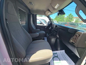 2019 Chevrolet Express 3500 Cargo Van 1WT 135.0" WB - miniatura 16