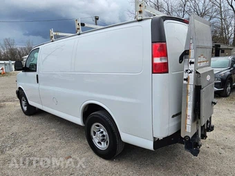 2019 Chevrolet Express 3500 Cargo Van 1WT 135.0" WB - miniatura 4