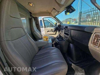 2019 Chevrolet Express 3500 Cargo Van 1WT 155.0" WB - miniatura 17
