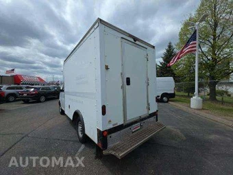 2019 Chevrolet Express 3500 Cutaway 1WT - miniatura 2