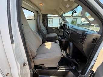 2019 Chevrolet Express 3500 Cutaway 1WT - miniatura 17