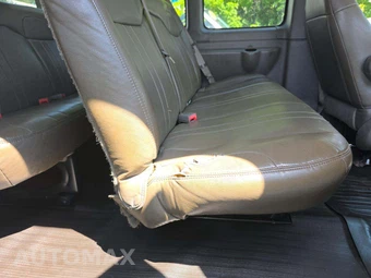 2019 Chevrolet Express 3500 Passenger Van LS 1LS 155.0" WB - miniatura 30