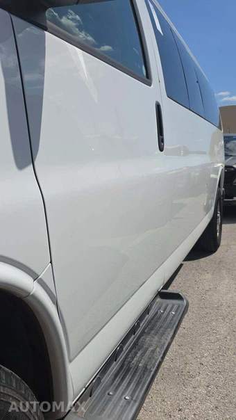 2019 Chevrolet Express 3500 Passenger Van LT 1LT 155.0" WB - miniatura 30