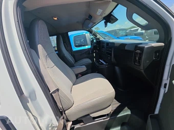 2019 Chevrolet Express 3500 Passenger Van LT 1LT 155.0" WB - miniatura 8