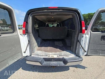 2019 Chevrolet Express 3500 Passenger Van LT 1LT 155.0" WB - miniatura 10