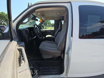 2019 Chevrolet Express 3500 Passenger Van LT 1LT 155.0" WB - miniatura 3