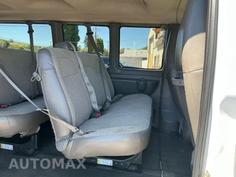 2019 Chevrolet Express 3500 Passenger Van LT 1LT 155.0" WB - miniatura 11