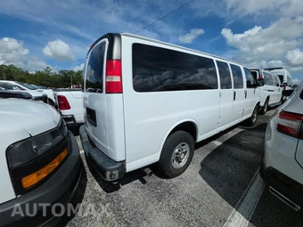 2019 Chevrolet Express 3500 Passenger Van LT 1LT 155.0" WB - miniatura 4