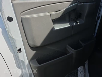 2019 Chevrolet Express 3500 Passenger Van LT 1LT 155.0" WB - miniatura 9