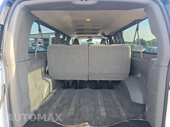 2019 Chevrolet Express 3500 Passenger Van LT 1LT 155.0" WB - miniatura 17