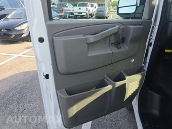 2019 Chevrolet Express 3500 Passenger Van LT 1LT 155.0" WB - miniatura 9