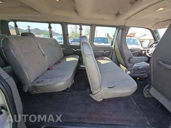 2019 Chevrolet Express 3500 Passenger Van LT 1LT 155.0" WB - miniatura 16