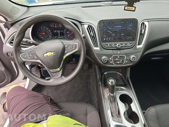 2019 Chevrolet Malibu LS 1FL – miniatura 10
