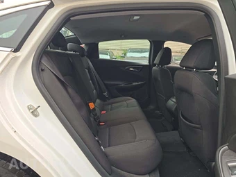 2019 Chevrolet Malibu LS 1FL – miniatura 16