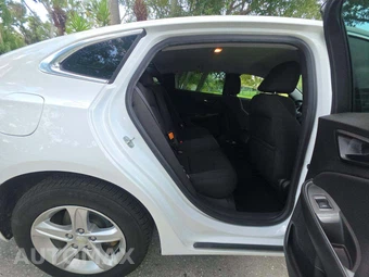 2019 Chevrolet Malibu LS 1FL – miniatura 16