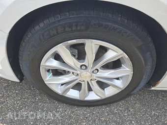 2019 Chevrolet Malibu LT 1LT – miniatura 8