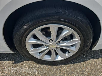 2019 Chevrolet Malibu LT 1LT – miniatura 9