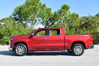 2019 Chevrolet Silverado 1500 LTZ Crew Cab Short Bed 1LZ - miniatura 26